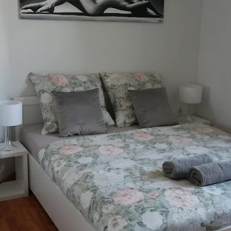 Apartamenty Nad Jeziorkiem Varsovia Exterior foto