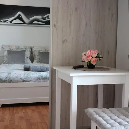 Apartamenty Nad Jeziorkiem Varsovia Exterior foto